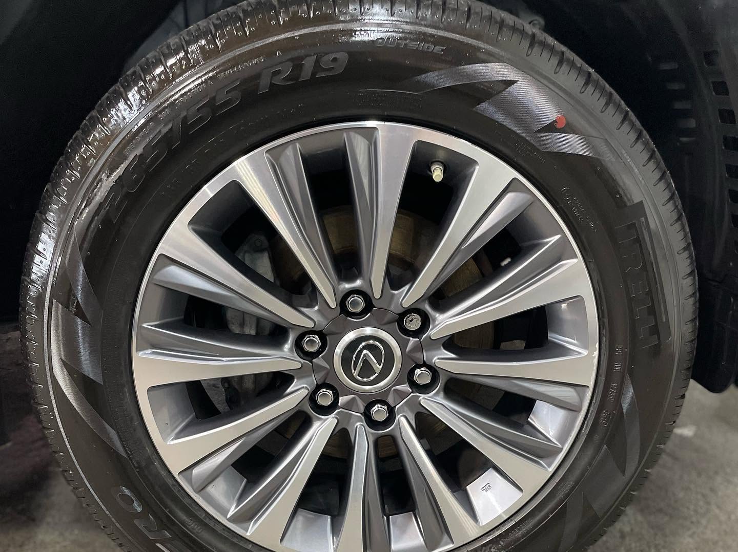 Wheel & Tire Detail — Lexus